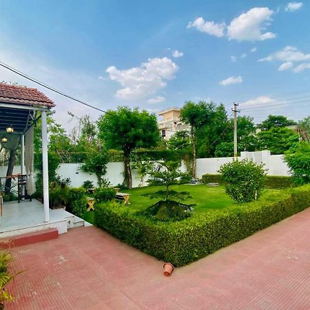 Solanki Farms & Pool Villa Garden Fully Private Τζαϊπούρ Εξωτερικό φωτογραφία